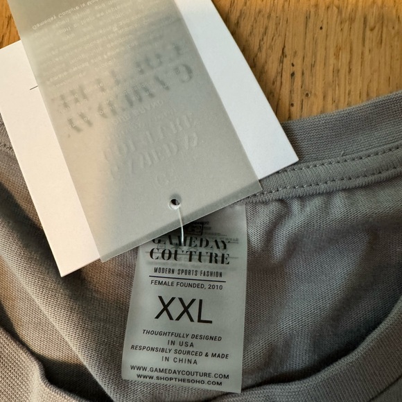 University of Cincinnati Women’s XXL Gameday Couture t-shirt - Picture 3 of 4